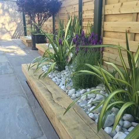 Oak Railway Sleepers (x40) | 1.2m X 200mm X 100mm 7 Oak Railway Sleepers (x40) | 1.2m X 200mm X 100mm - Image 7